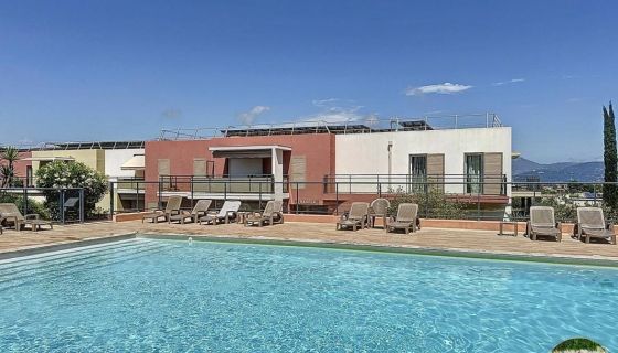 A louer APPARTEMENT DE PRESTIGE T3 63 M2 TERRASSE BORD DE MER NICE