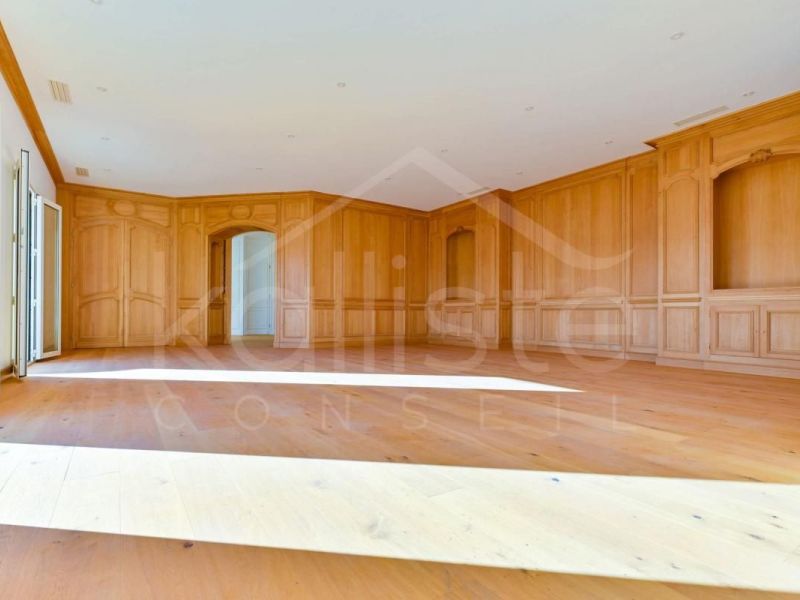 A louer PENTHOUSE DE PRESTIGE T7 322 M2 TERRASSE BORD DE MER AJACCIO