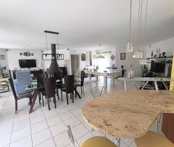 A vendre MAISON  6 PIECES 157 M2 BORD DE MER TALMONT SAINT HILAIRE