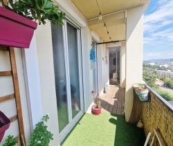 A louer APPARTEMENT T3 69 M2  MARSEILLE 11EME