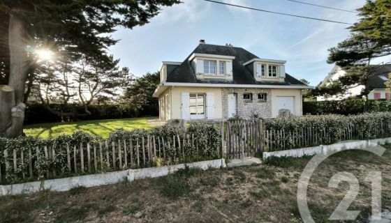 A louer MAISON  8 PIECES 155 M2 BORD DE MER CAMIERS