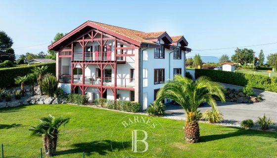 A vendre MAISON  6 PIECES 220 M2  VILLEFRANQUE