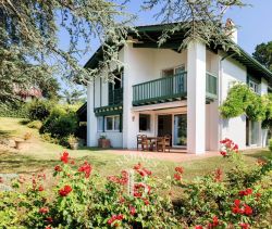 A vendre MAISON  8 PIECES 245 M2 BORD DE MER CIBOURE