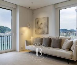 A vendre APPARTEMENT  121 M2 TERRASSE BORD DE MER SAN SEBASTIáN