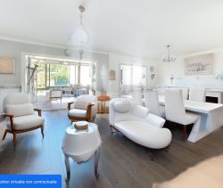 A vendre APPARTEMENT T4 85 M2 VUE MER SIX FOURS LES PLAGES