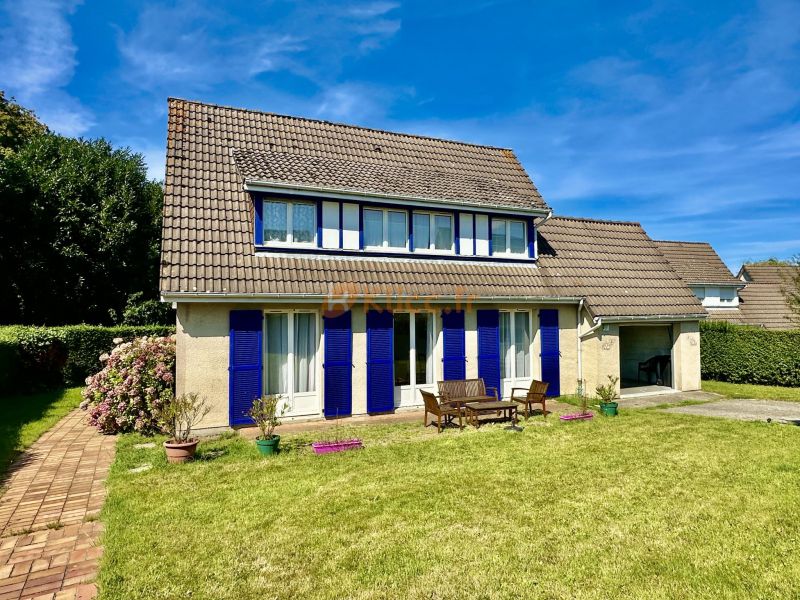 A vendre MAISON  4 PIECES 109 M2 BORD DE MER SAINT VALERY EN CAUX