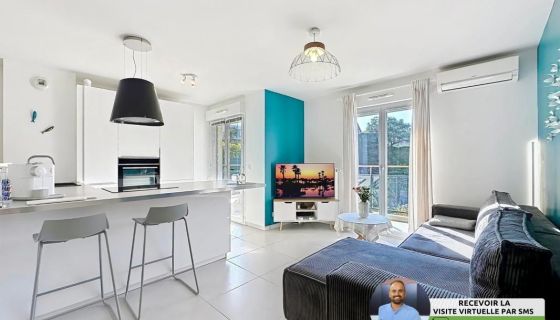 A louer APPARTEMENT DUPLEX T3 61 M2 TERRASSE BORD DE MER ANTIBES