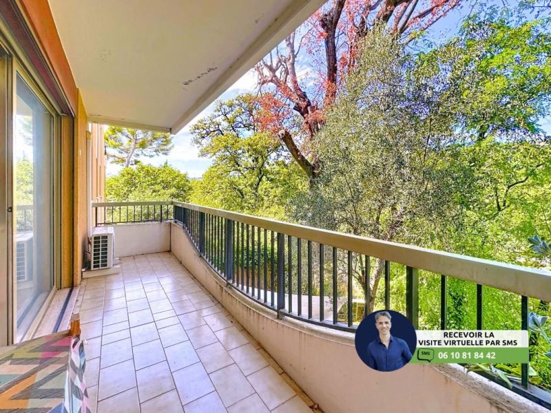 A louer STUDIO  30 M2 TERRASSE BORD DE MER NICE