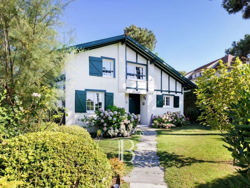 A vendre MAISON  7 PIECES 150 M2 BORD DE MER ANGLET