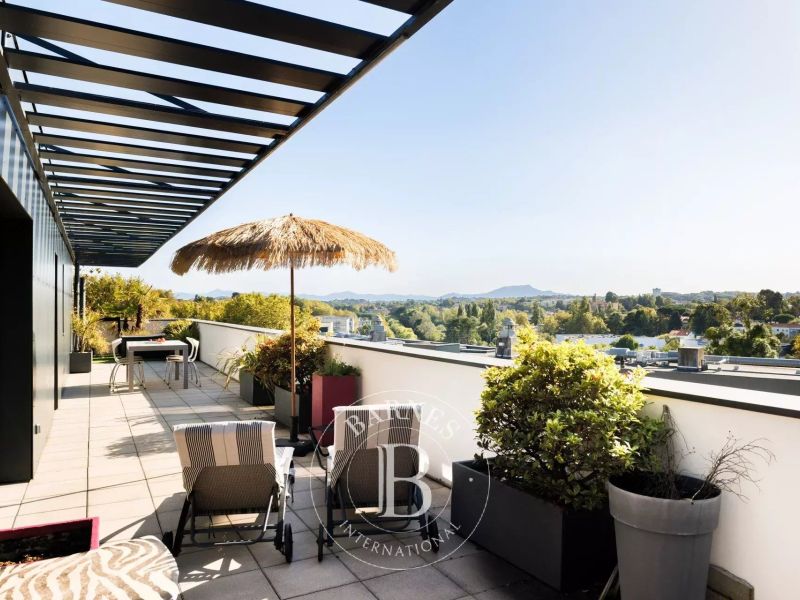 A louer APPARTEMENT T4 133 M2 TERRASSE  BAYONNE