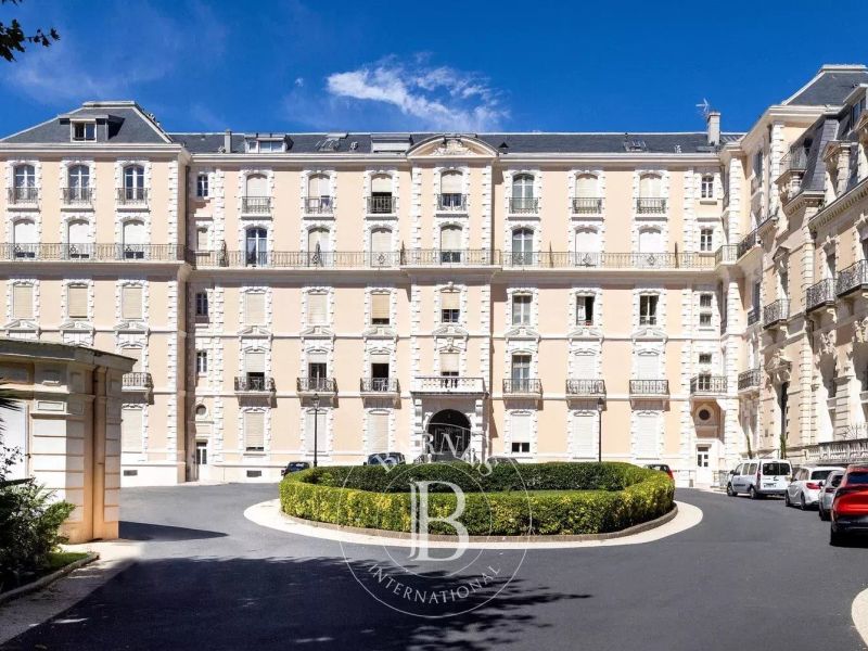 A vendre APPARTEMENT T3 114 M2 VUE MER BIARRITZ
