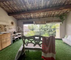 A louer LOFT  3 PIECES 110 M2  UZES