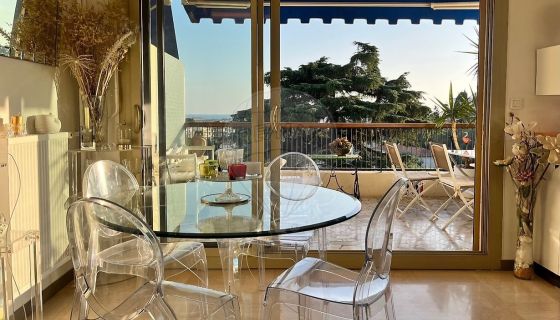 A louer APPARTEMENT DE PRESTIGE T2 70 M2 TERRASSE VUE MER NICE