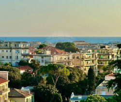 A louer APPARTEMENT DE PRESTIGE T2 70 M2 TERRASSE VUE MER NICE