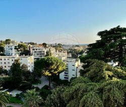 A louer APPARTEMENT DE PRESTIGE T2 70 M2 TERRASSE VUE MER NICE