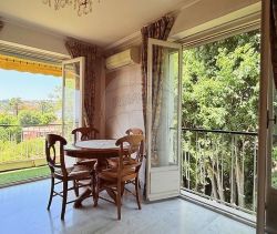 A louer APPARTEMENT DE PRESTIGE T4 70 M2 TERRASSE BORD DE MER NICE