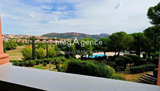 A louer APPARTEMENT T2 27 M2 TERRASSE BORD DE MER SAINT RAPHAEL