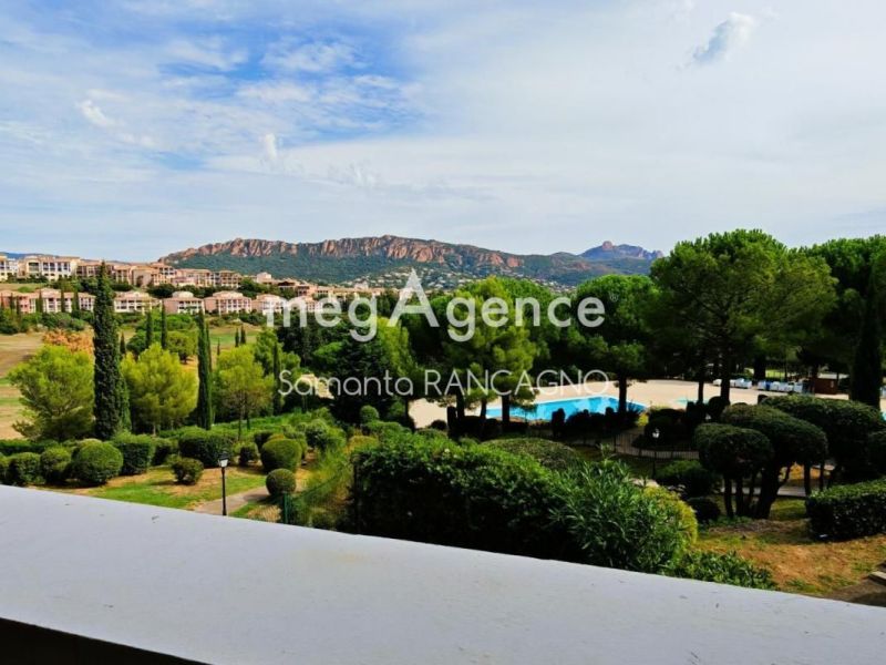 A louer APPARTEMENT T2 27 M2 TERRASSE BORD DE MER SAINT RAPHAEL