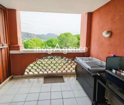A louer APPARTEMENT T2 27 M2 TERRASSE BORD DE MER SAINT RAPHAEL