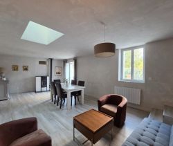 A louer MAISON  DE MAîTRE  SAINT JEAN D ANGELY