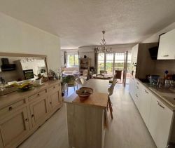 A louer APPARTEMENT NEUF T4 76 M2 TERRASSE BORD DE MER FREJUS