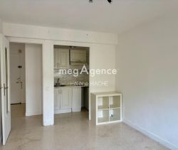 A louer APPARTEMENT T2 35 M2 TERRASSE BORD DE MER NICE