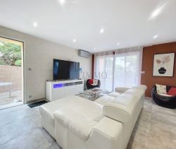 A louer APPARTEMENT NEUF T3 62 M2 TERRASSE BORD DE MER FREJUS Centre-ville