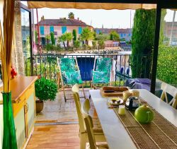 A louer APPARTEMENT T3 39 M2 TERRASSE PIEDS DANS L'EAU GRIMAUD
