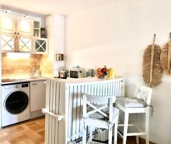 A louer APPARTEMENT T3 39 M2 TERRASSE PIEDS DANS L'EAU GRIMAUD