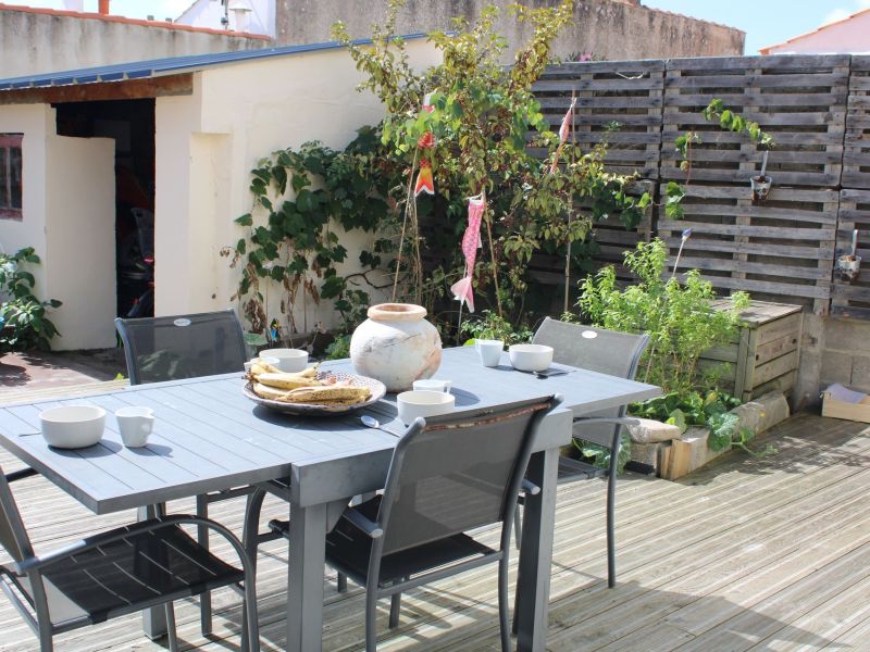 A vendre MAISON  4 PIECES 100 M2 BORD DE MER SAINT GILLES CROIX DE VIE