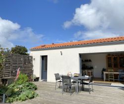 A vendre MAISON  4 PIECES 100 M2 BORD DE MER SAINT GILLES CROIX DE VIE