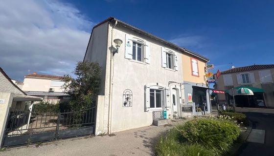 A vendre MAISON  4 PIECES 96 M2 BORD DE MER LONGEVILLE SUR MER
