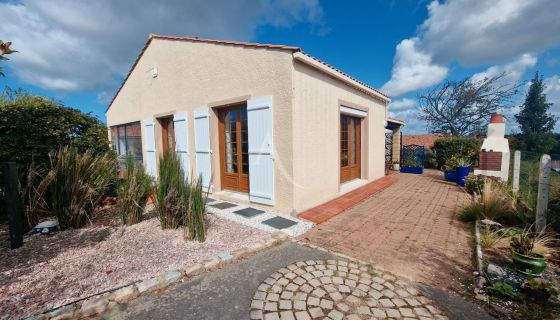 A vendre MAISON  5 PIECES 135 M2 BORD DE MER TALMONT SAINT HILAIRE