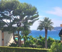 A louer APPARTEMENT DE PRESTIGE T3 75 M2 TERRASSE VUE MER CANNES