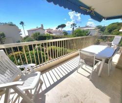 A louer APPARTEMENT DE PRESTIGE T3 75 M2 TERRASSE VUE MER CANNES