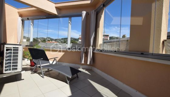 A louer APPARTEMENT DE PRESTIGE T2 47 M2 TERRASSE BORD DE MER CANNES