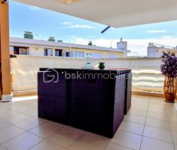 A louer APPARTEMENT DE PRESTIGE T2 47 M2 TERRASSE BORD DE MER CANNES