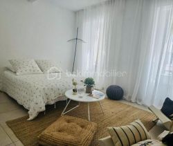 A louer APPARTEMENT T3 78 M2  SAINT REMY DE PROVENCE