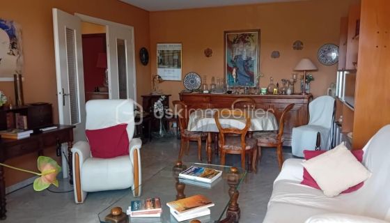 A louer APPARTEMENT T3 84 M2 TERRASSE BORD DE MER SAINT LAURENT DU VAR