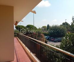 A louer APPARTEMENT T3 84 M2 TERRASSE BORD DE MER SAINT LAURENT DU VAR