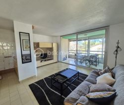 A louer APPARTEMENT T3 50 M2 BORD DE MER HYERES