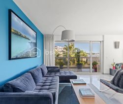 A louer APPARTEMENT DE PRESTIGE T4 105 M2 TERRASSE VUE MER ANTIBES