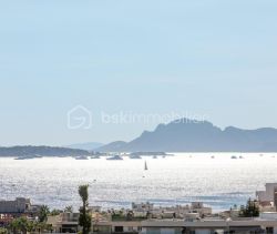 A louer APPARTEMENT DE PRESTIGE T4 105 M2 TERRASSE VUE MER ANTIBES