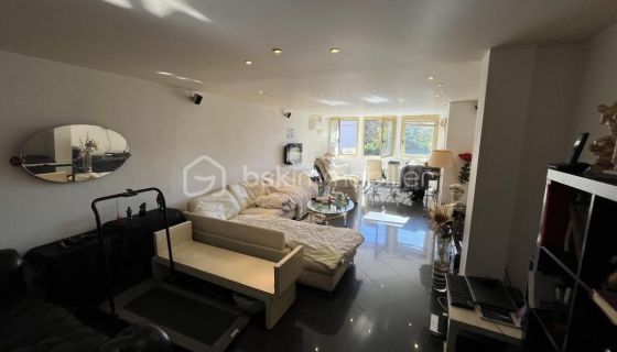 A louer APPARTEMENT T3 115 M2 TERRASSE BORD DE MER MANDELIEU LA NAPOULE