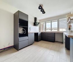 A louer APPARTEMENT T2 63 M2  CAEN