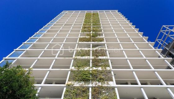 A louer APPARTEMENT DE PRESTIGE T3 65 M2 TERRASSE BORD DE MER NICE