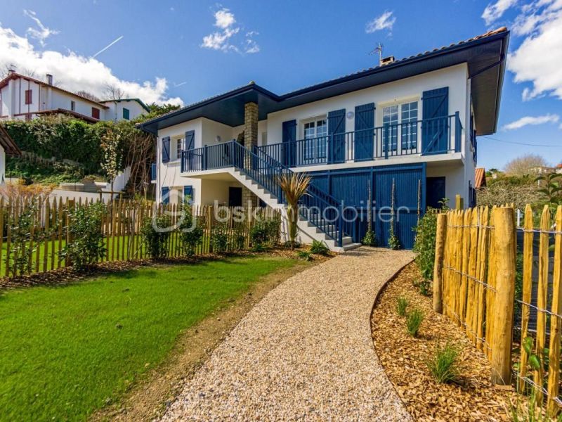 A louer APPARTEMENT NEUF T4 120 M2 TERRASSE  SAINT JEAN DE LUZ