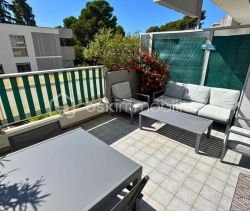 A louer APPARTEMENT T2 54 M2 TERRASSE BORD DE MER ANTIBES