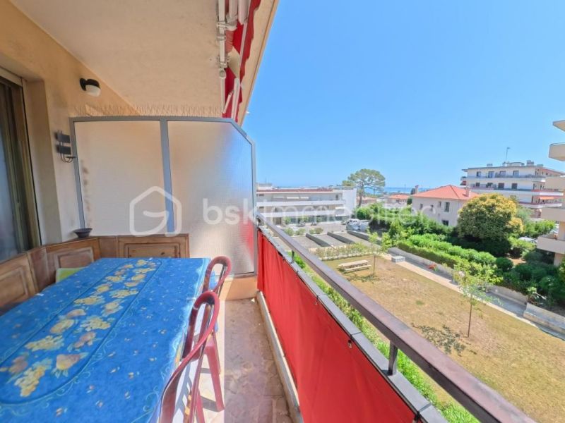 A louer APPARTEMENT T3 75 M2 TERRASSE VUE MER ANTIBES