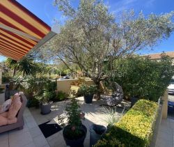 A louer MAISON  5 PIECES 111 M2 BORD DE MER LATTES